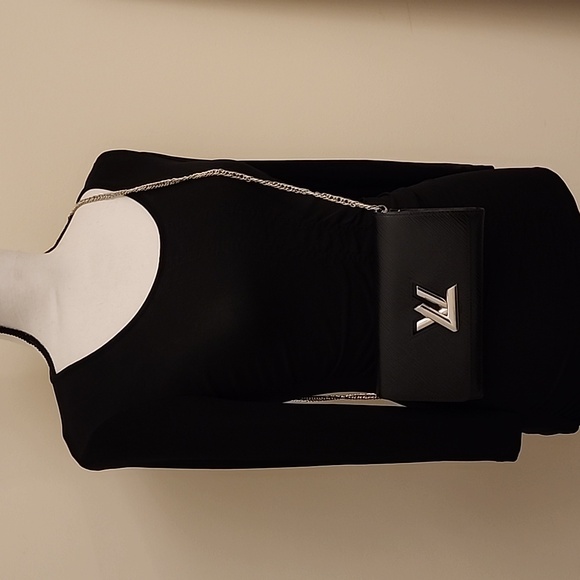 LOUIS VUITTON Epi LV Twist Crossbody Purse Wallet WOC + Original Box - Picture 13 of 17